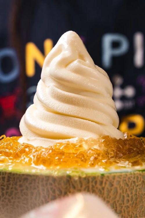 蜜瓜冰淇淋怎么吃