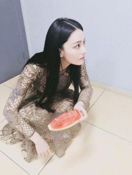 夏莹吃瓜,揭秘娱乐圈背后的那些事儿