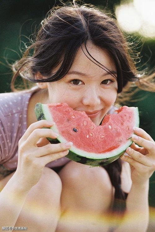 吃山喝风少女瓜,少女的悠闲田园生活