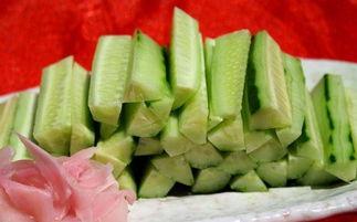 深圳街边吃瓜,瓜果飘香，闲话家常