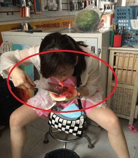 女生每天都回复个吃瓜