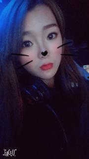 幽默吃瓜少女视频素材